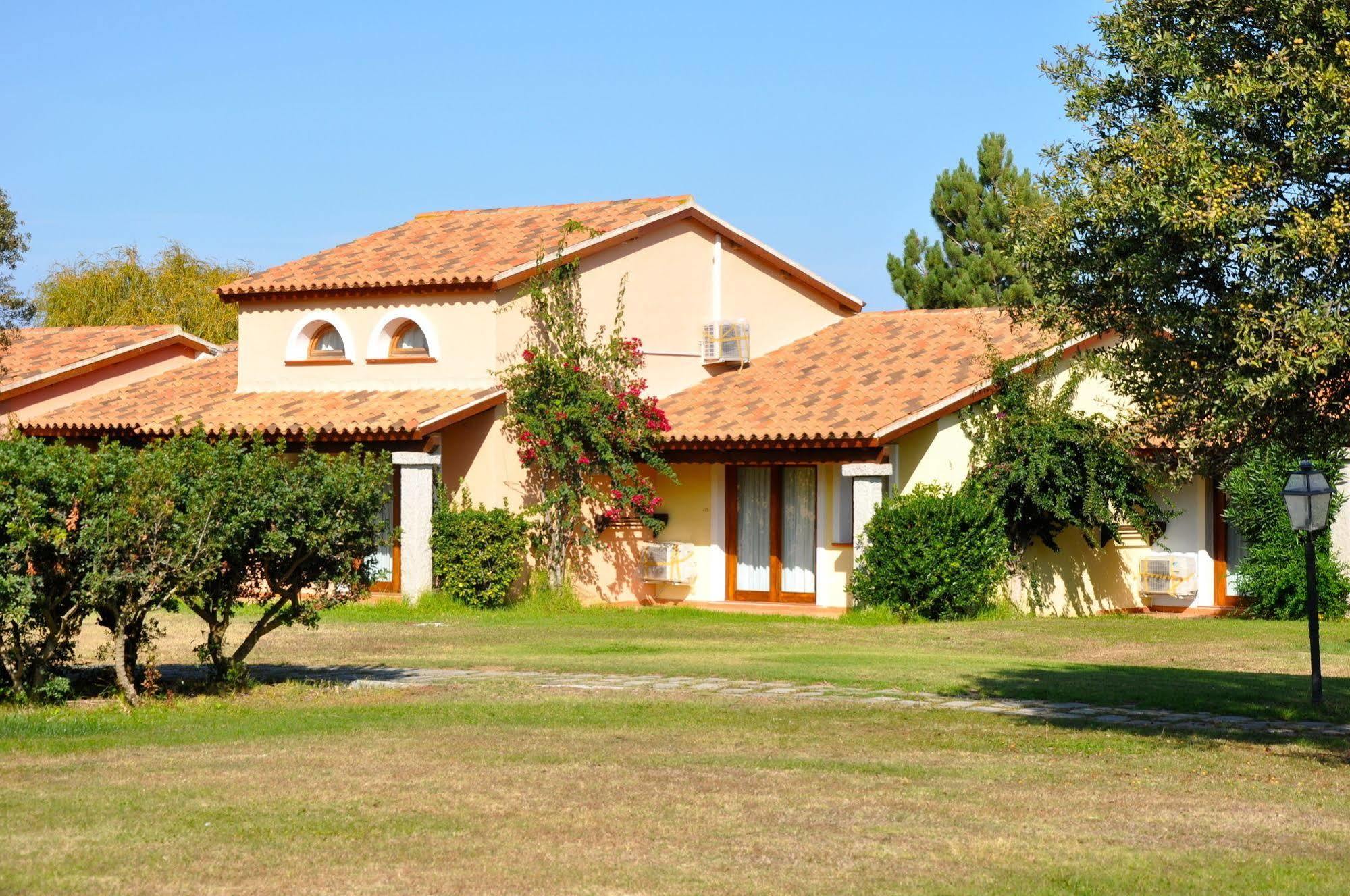 Residence Liscia Eldi San Teodoro  Exteriör bild